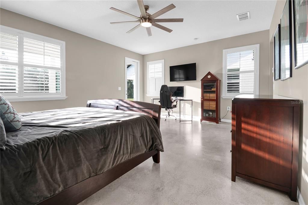 For Sale: $1,300,000 (5 beds, 4 baths, 3645 Square Feet)