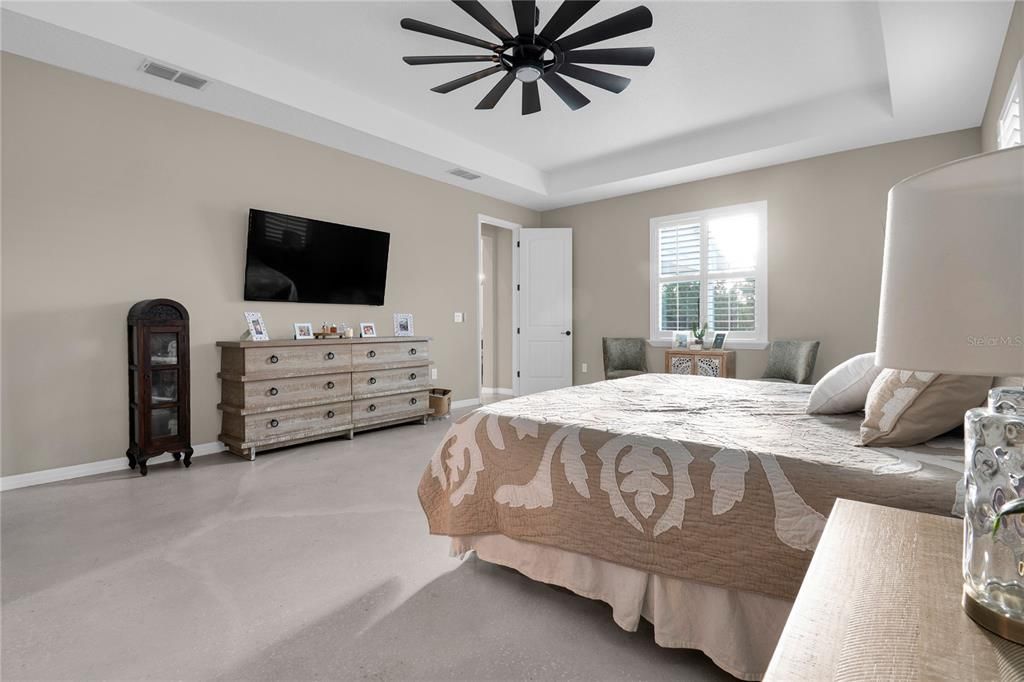 For Sale: $1,300,000 (5 beds, 4 baths, 3645 Square Feet)