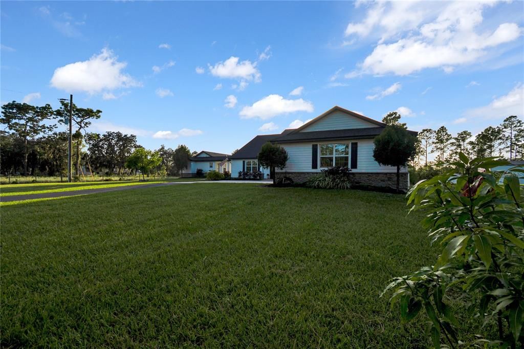 For Sale: $1,300,000 (5 beds, 4 baths, 3645 Square Feet)