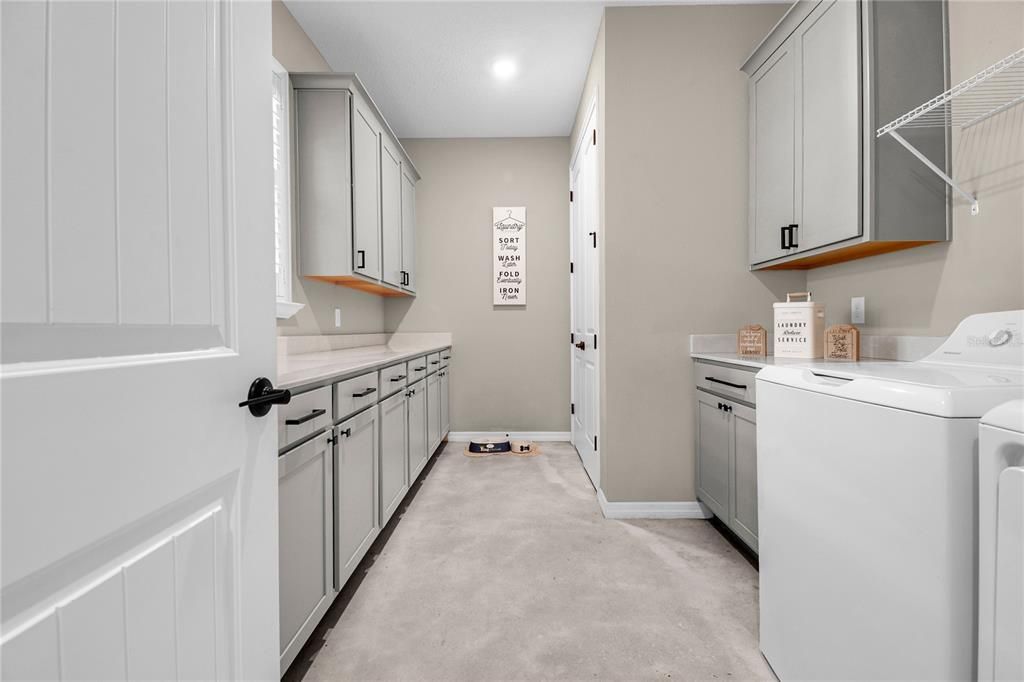 For Sale: $1,300,000 (5 beds, 4 baths, 3645 Square Feet)