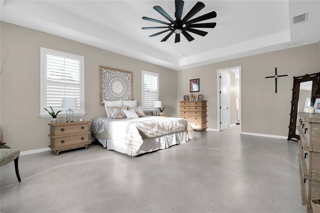 For Sale: $1,300,000 (5 beds, 4 baths, 3645 Square Feet)