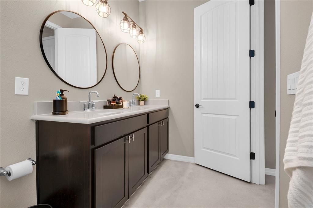 For Sale: $1,300,000 (5 beds, 4 baths, 3645 Square Feet)