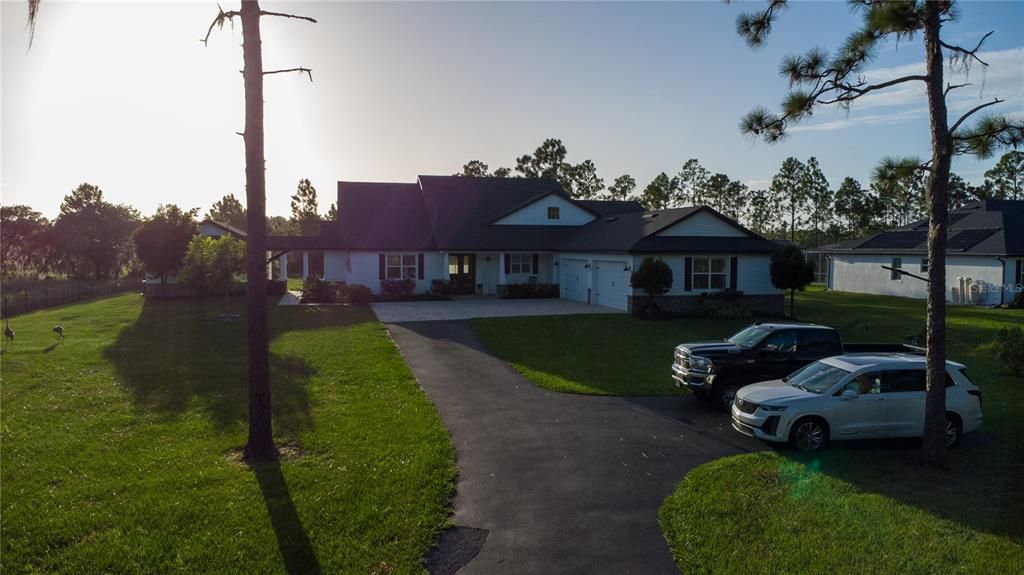 For Sale: $1,300,000 (5 beds, 4 baths, 3645 Square Feet)