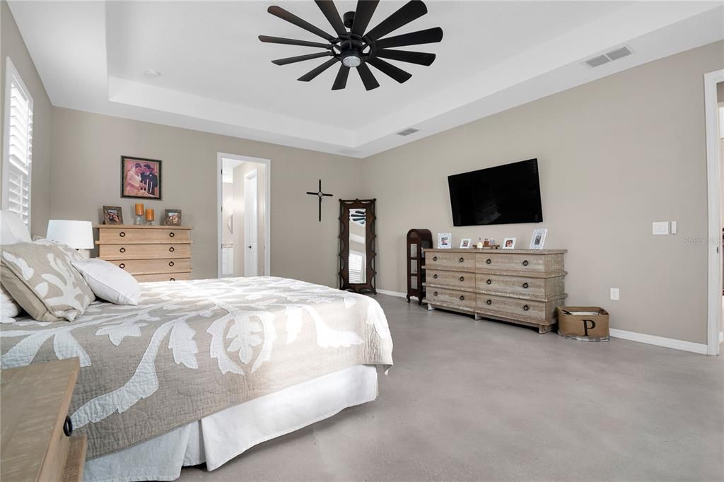 For Sale: $1,300,000 (5 beds, 4 baths, 3645 Square Feet)