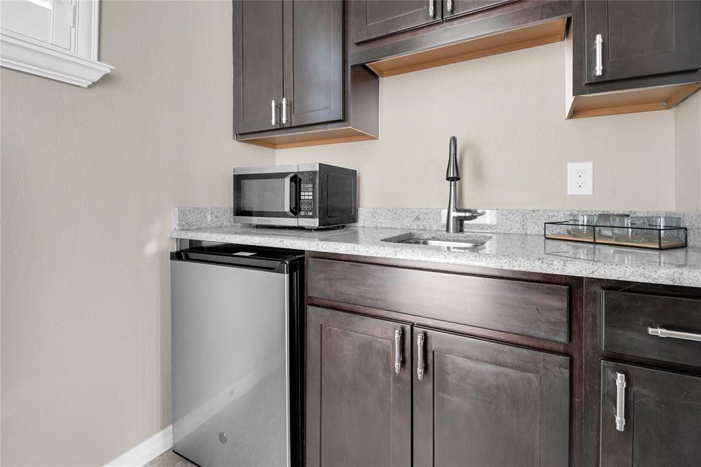 For Sale: $1,300,000 (5 beds, 4 baths, 3645 Square Feet)