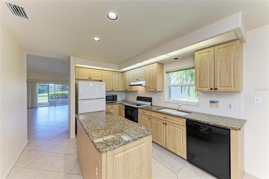 For Sale: $410,000 (2 beds, 2 baths, 1806 Square Feet)