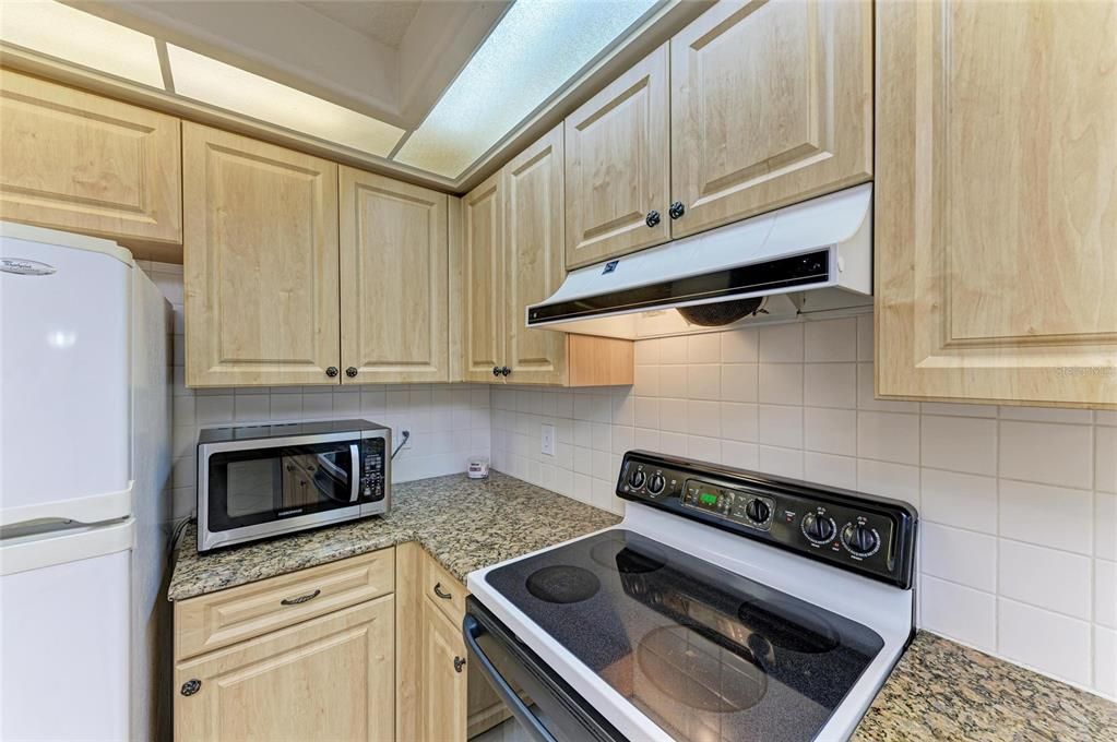 For Sale: $410,000 (2 beds, 2 baths, 1806 Square Feet)