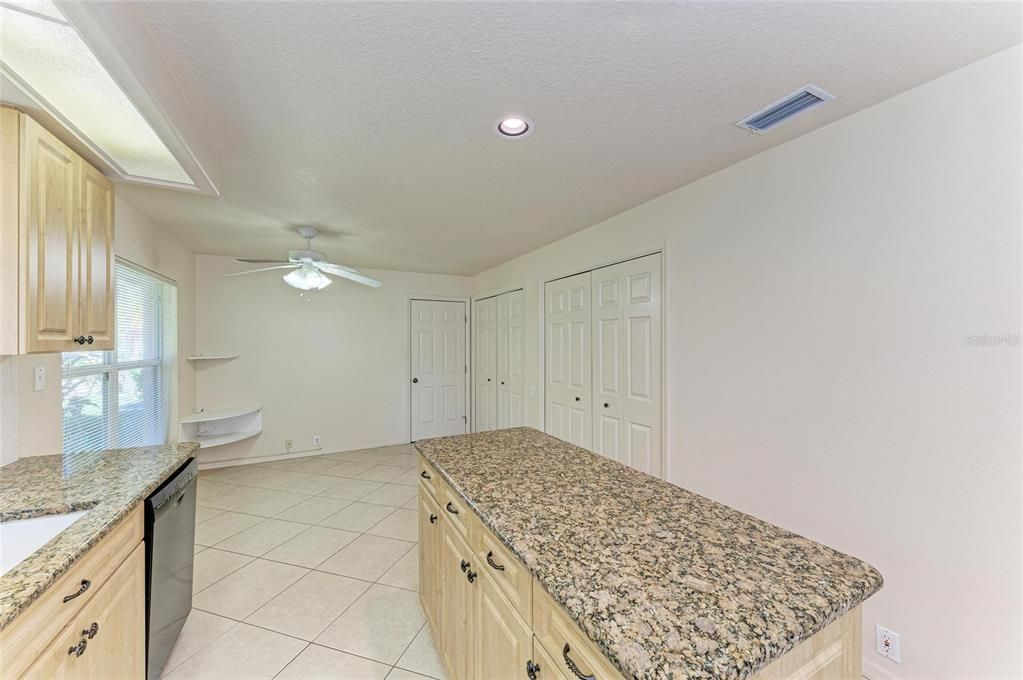 For Sale: $410,000 (2 beds, 2 baths, 1806 Square Feet)