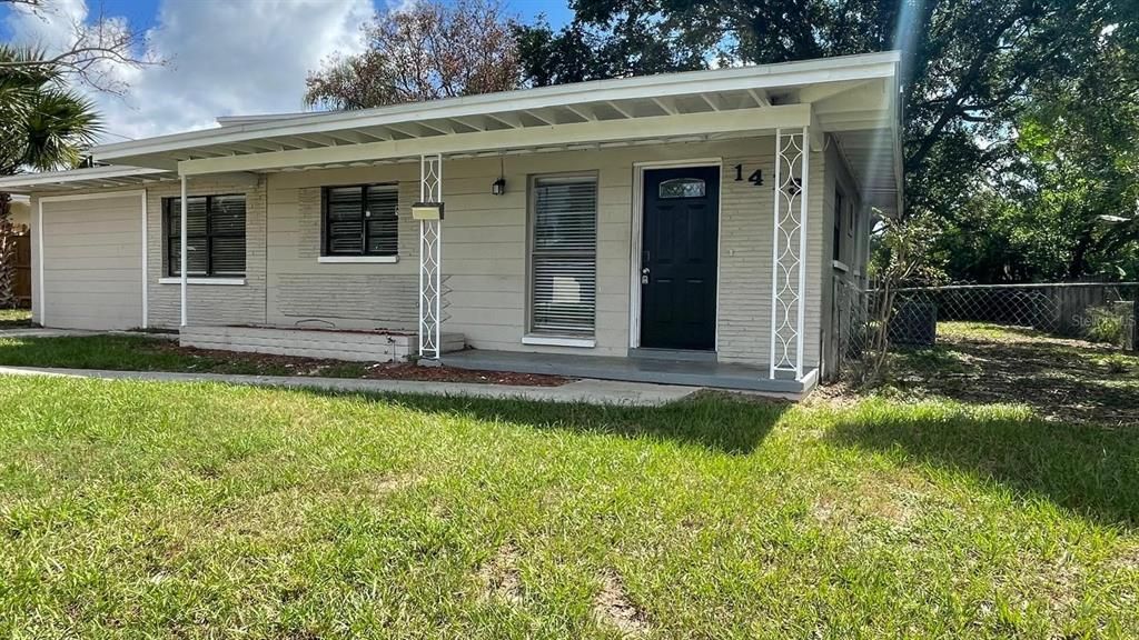 合同活跃: $209,900 (4 贝兹, 2 浴室, 1222 平方英尺)