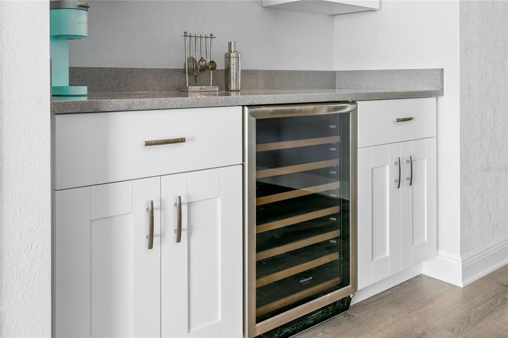 Active With Contract: $1,299,500 (3 beds, 2 baths, 1425 Square Feet)