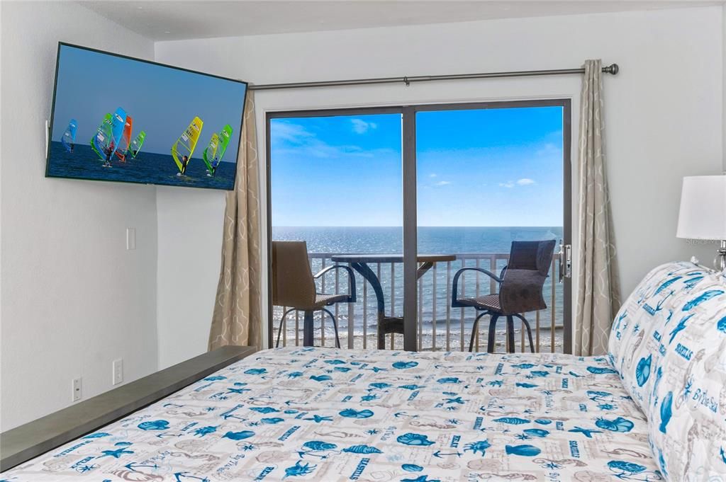 Active With Contract: $1,299,500 (3 beds, 2 baths, 1425 Square Feet)