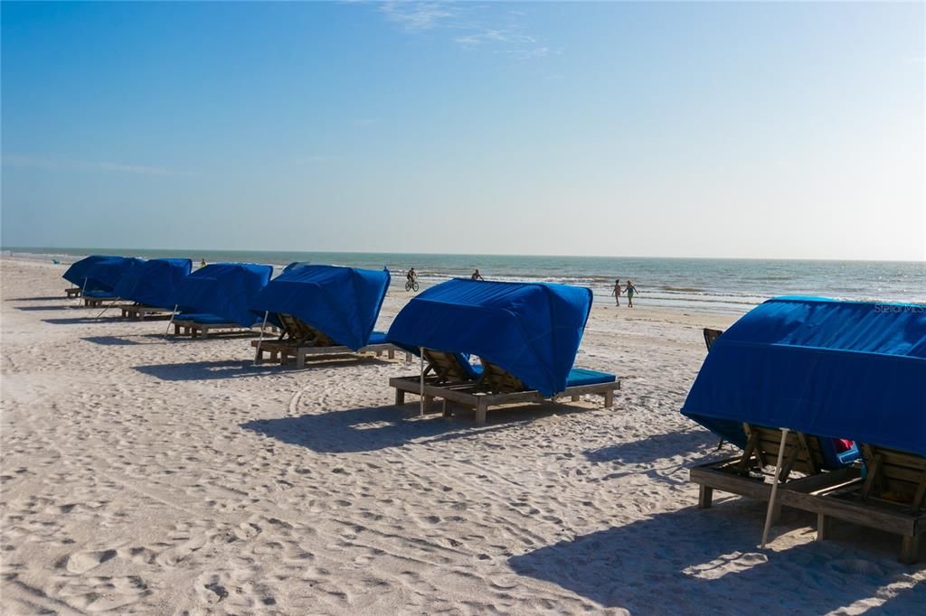 Active With Contract: $1,299,500 (3 beds, 2 baths, 1425 Square Feet)