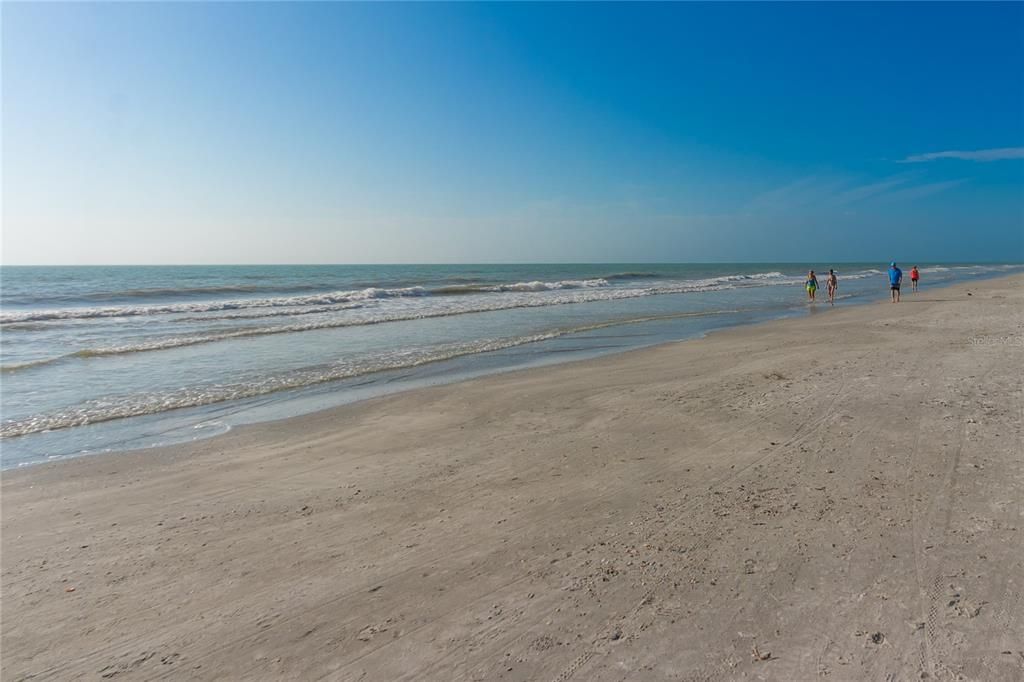 Active With Contract: $1,299,500 (3 beds, 2 baths, 1425 Square Feet)