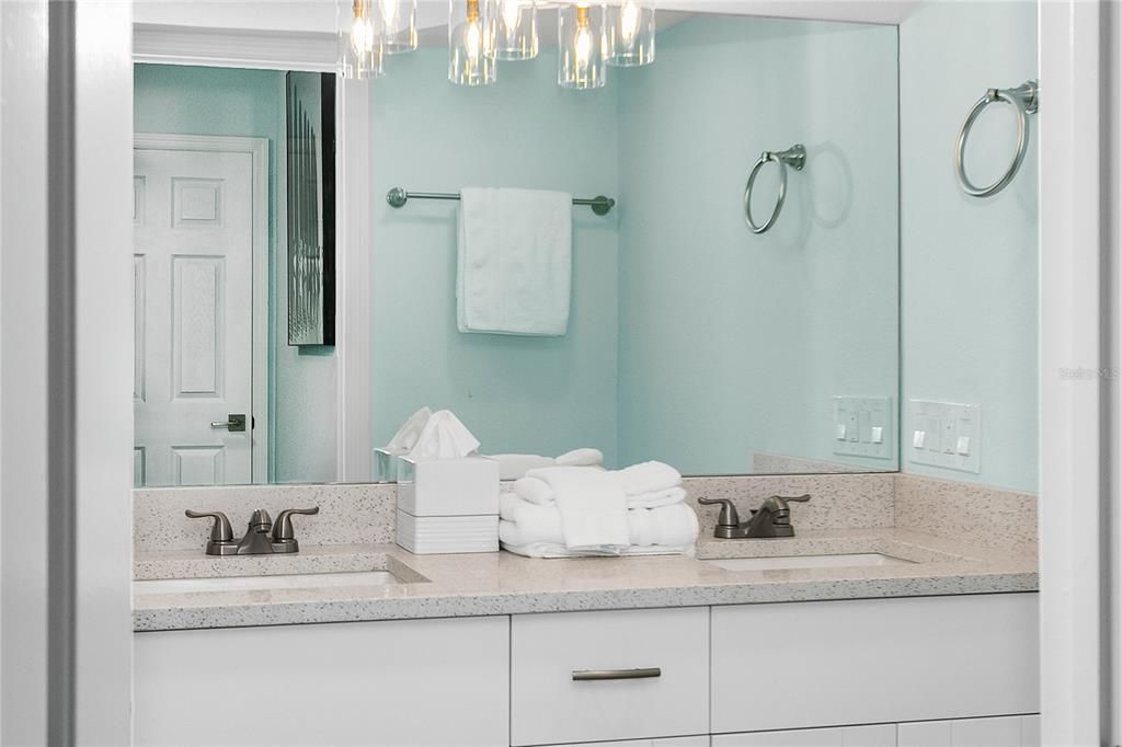 Active With Contract: $1,299,500 (3 beds, 2 baths, 1425 Square Feet)