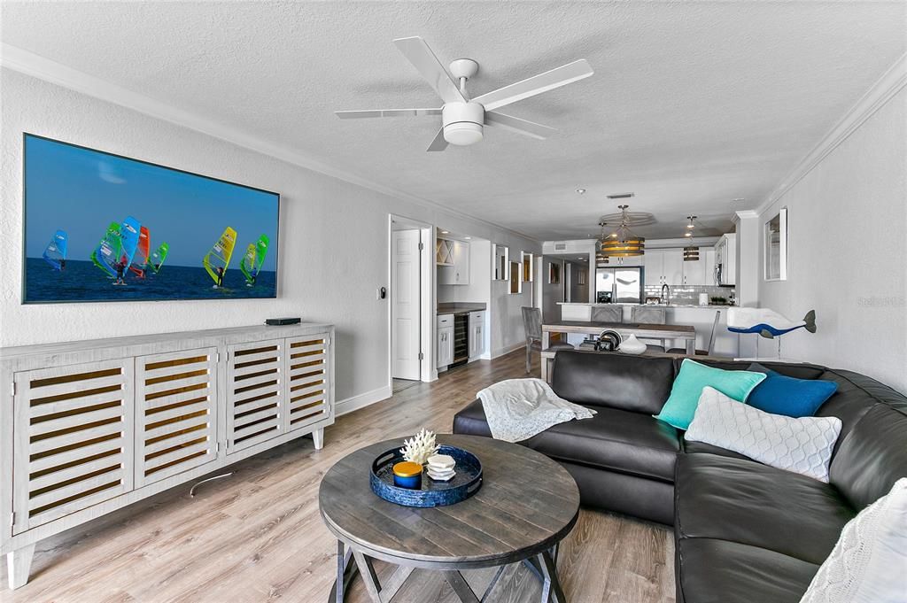 Active With Contract: $1,299,500 (3 beds, 2 baths, 1425 Square Feet)