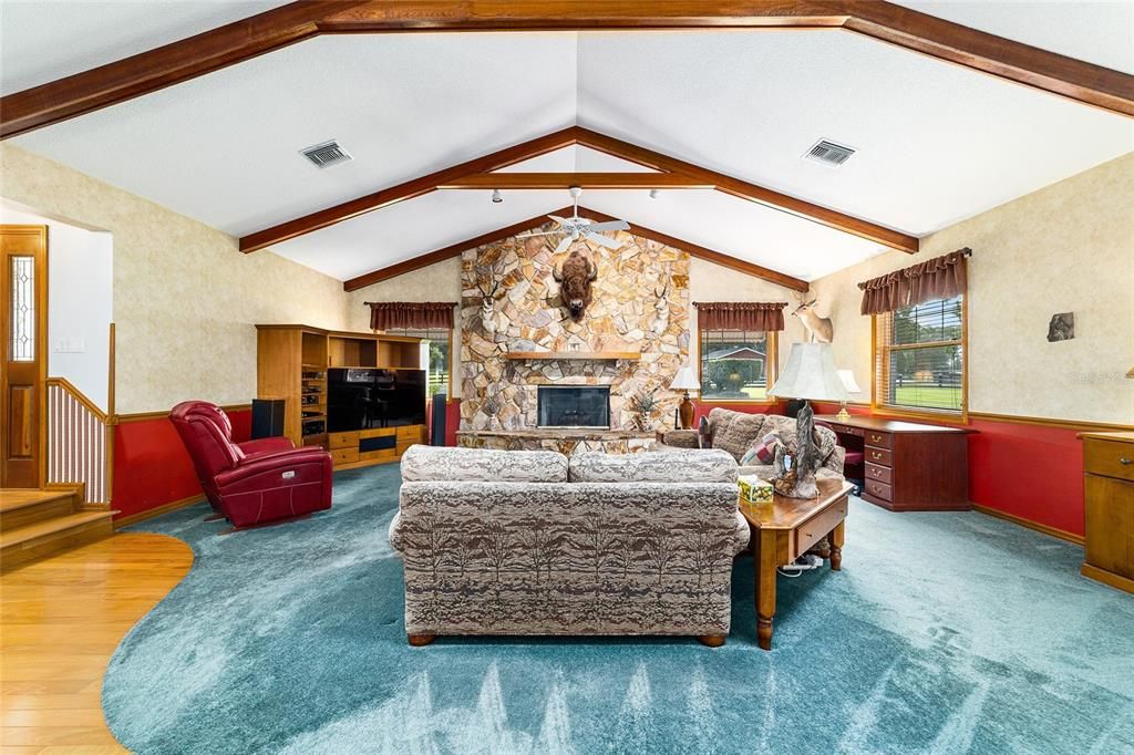 For Sale: $1,699,000 (3 beds, 2 baths, 2530 Square Feet)