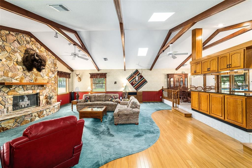 For Sale: $1,699,000 (3 beds, 2 baths, 2530 Square Feet)