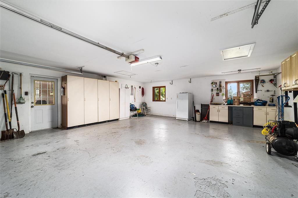 For Sale: $1,699,000 (3 beds, 2 baths, 2530 Square Feet)