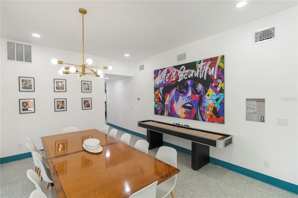 En Venta: $549,000 (5 camas, 3 baños, 2456 Pies cuadrados)