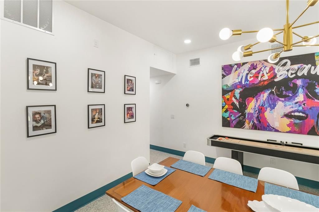 En Venta: $549,000 (5 camas, 3 baños, 2456 Pies cuadrados)