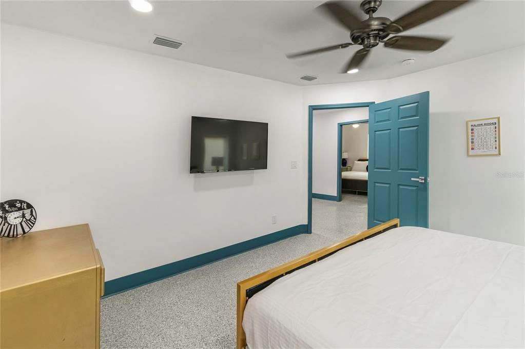 En Venta: $549,000 (5 camas, 3 baños, 2456 Pies cuadrados)