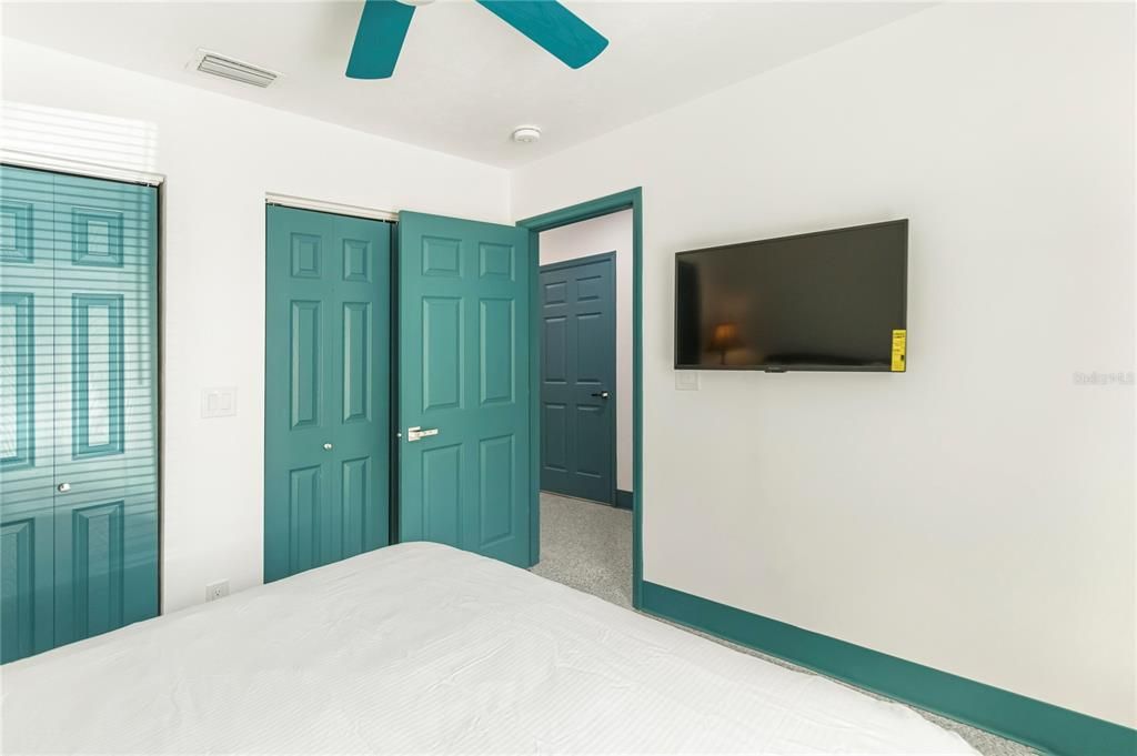 En Venta: $549,000 (5 camas, 3 baños, 2456 Pies cuadrados)