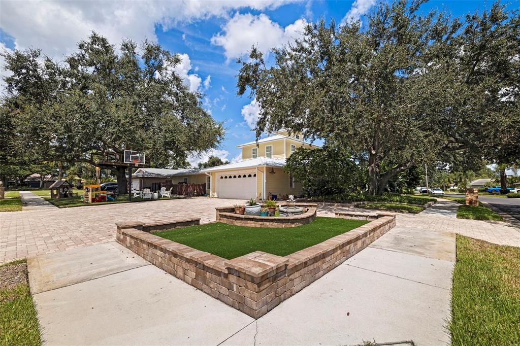 待售: $1,600,000 (5 贝兹, 5 浴室, 4521 平方英尺)