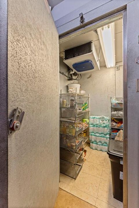 待售: $1,600,000 (5 贝兹, 5 浴室, 4521 平方英尺)