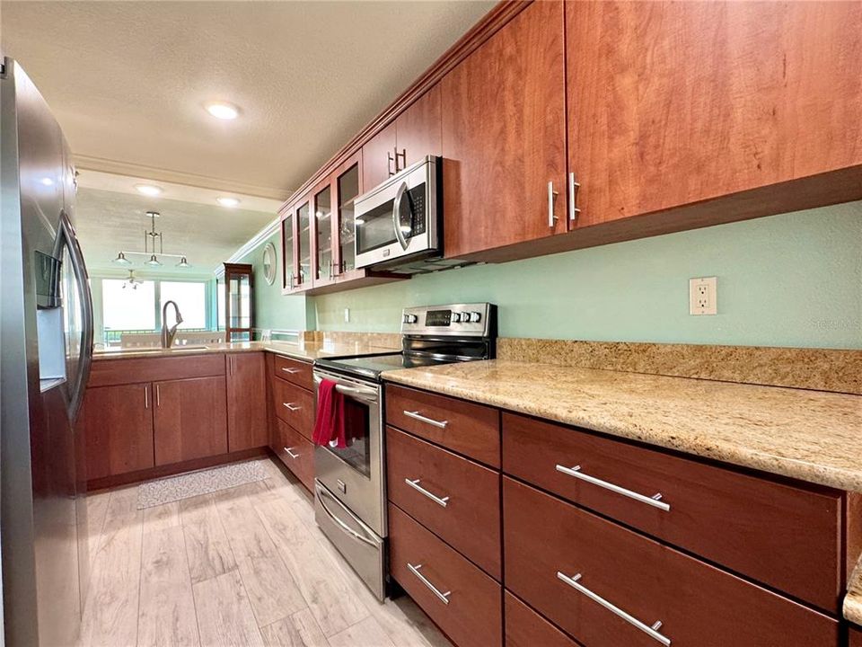 For Rent: $2,100 (2 beds, 2 baths, 1103 Square Feet)