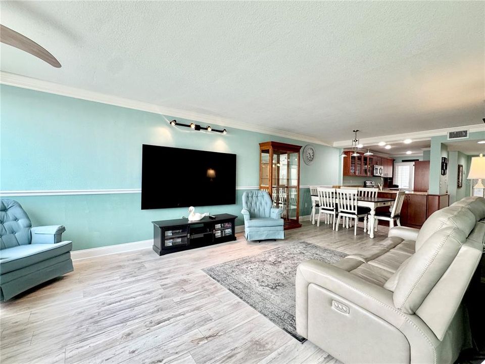 For Rent: $2,100 (2 beds, 2 baths, 1103 Square Feet)