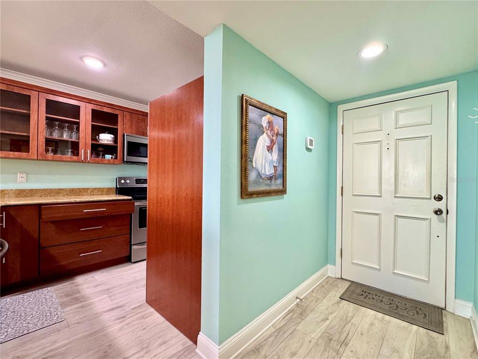 For Rent: $2,100 (2 beds, 2 baths, 1103 Square Feet)