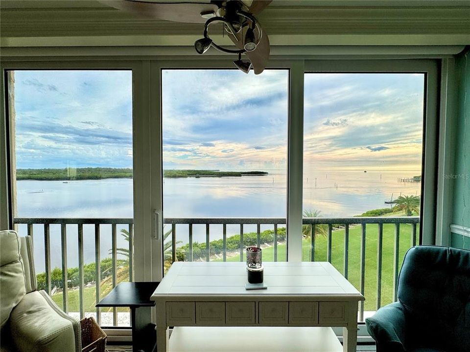 For Rent: $2,100 (2 beds, 2 baths, 1103 Square Feet)