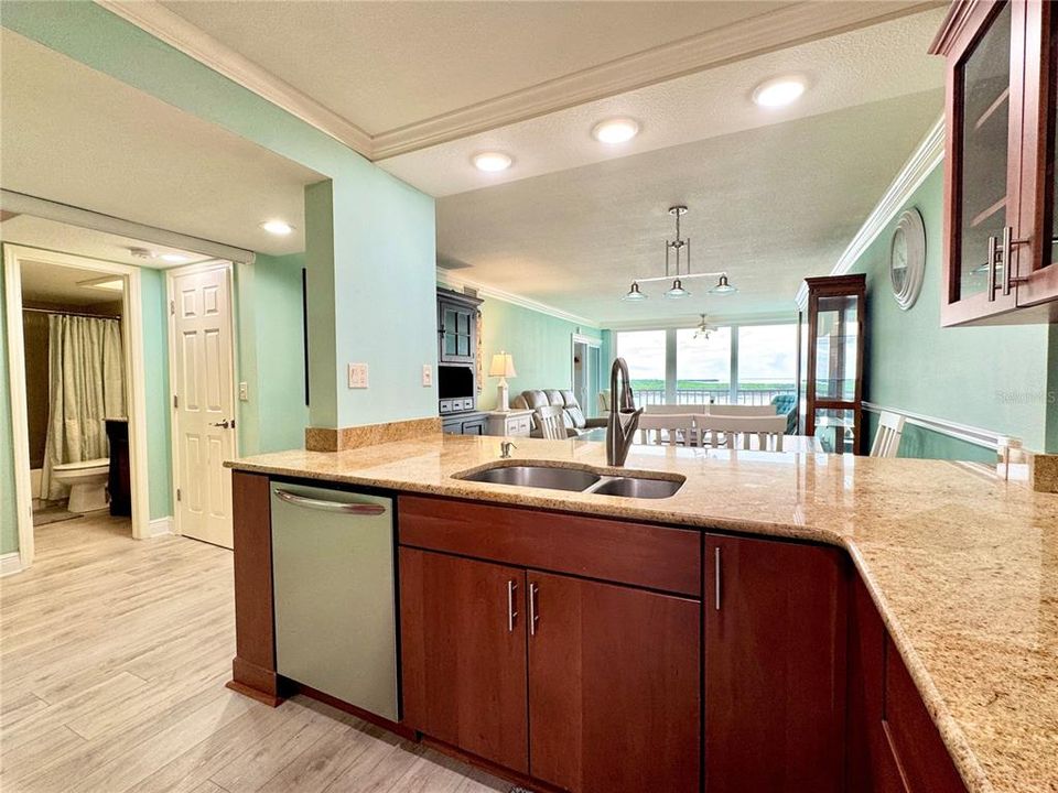 For Rent: $2,100 (2 beds, 2 baths, 1103 Square Feet)