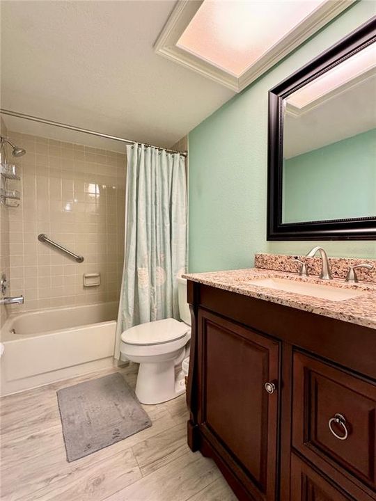 For Rent: $2,100 (2 beds, 2 baths, 1103 Square Feet)