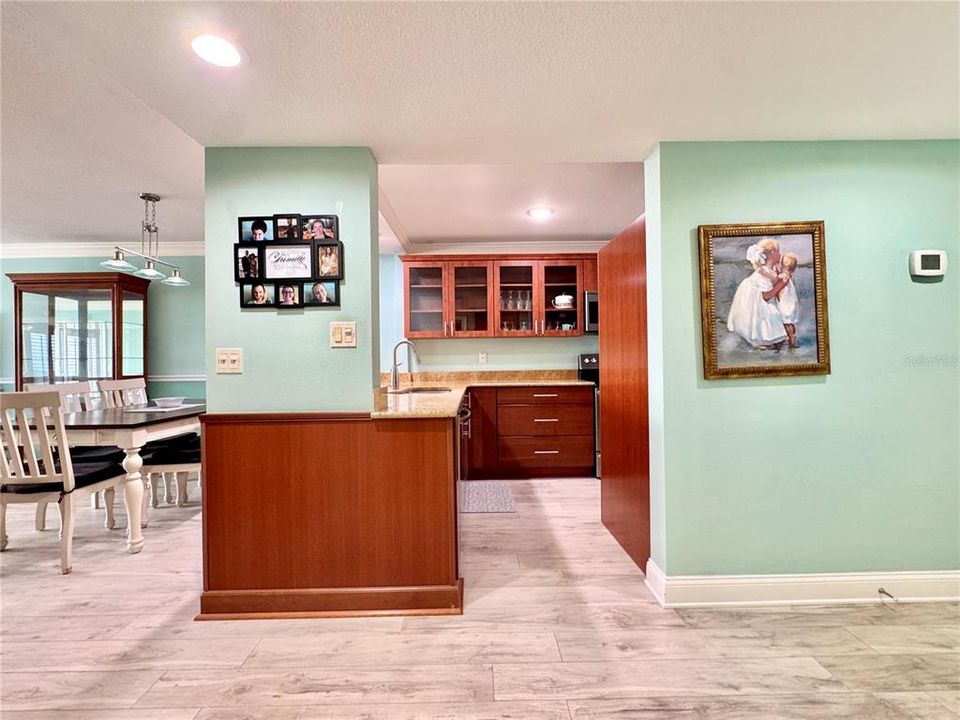 For Rent: $2,100 (2 beds, 2 baths, 1103 Square Feet)