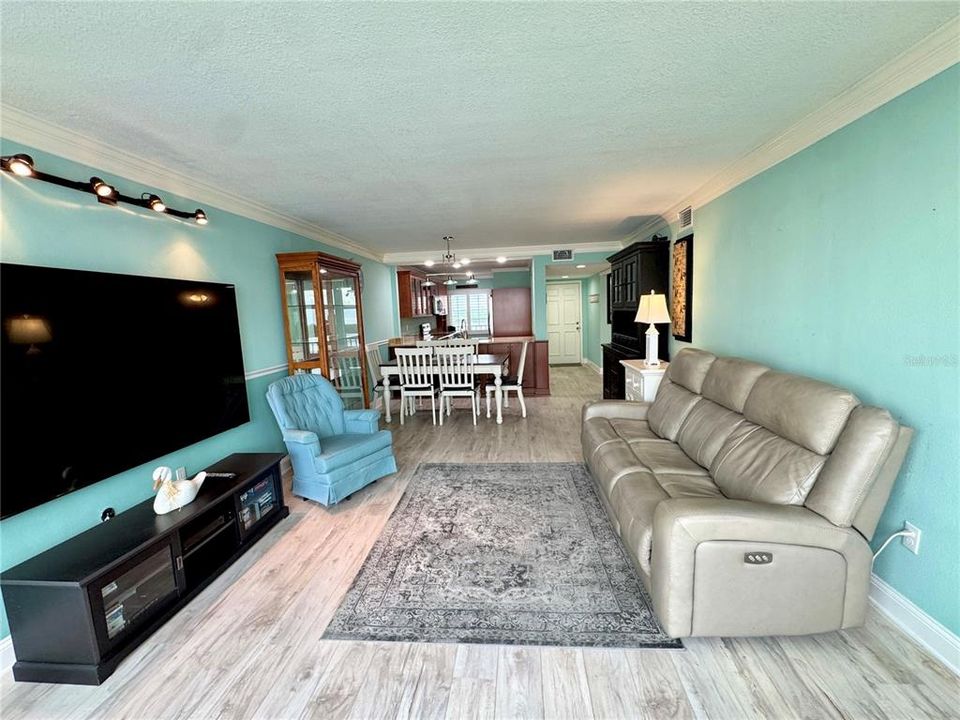 For Rent: $2,100 (2 beds, 2 baths, 1103 Square Feet)