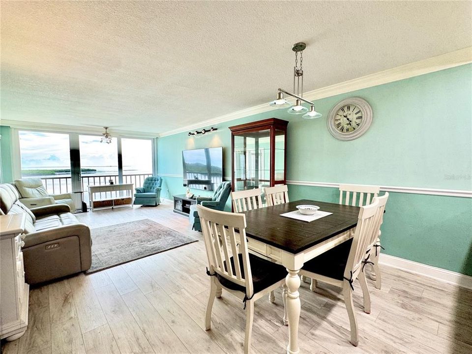 For Rent: $2,100 (2 beds, 2 baths, 1103 Square Feet)