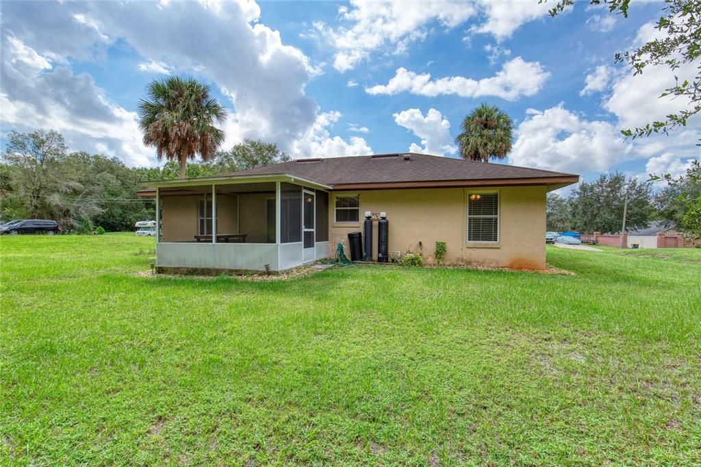 Active With Contract: $269,900 (3 beds, 2 baths, 1089 Square Feet)