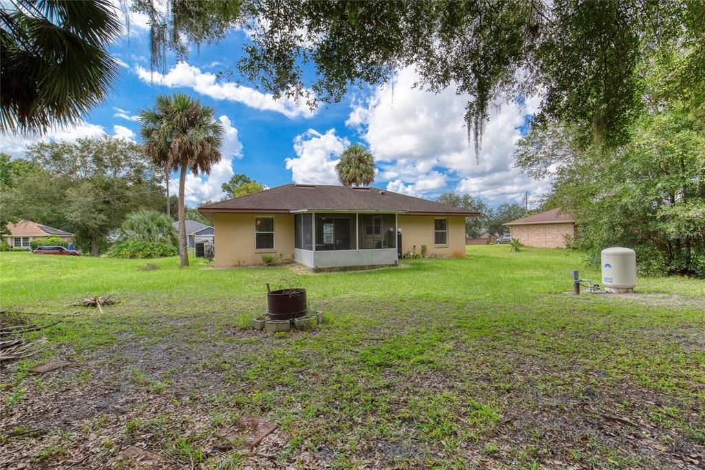 Active With Contract: $269,900 (3 beds, 2 baths, 1089 Square Feet)