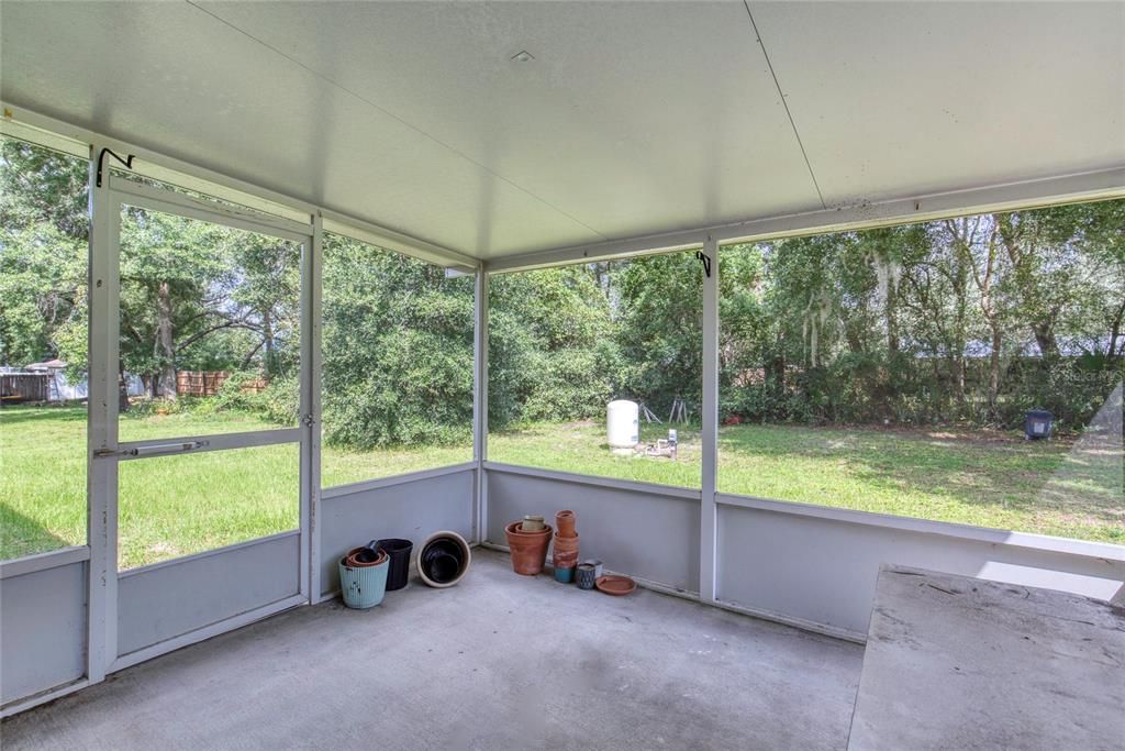 Active With Contract: $269,900 (3 beds, 2 baths, 1089 Square Feet)