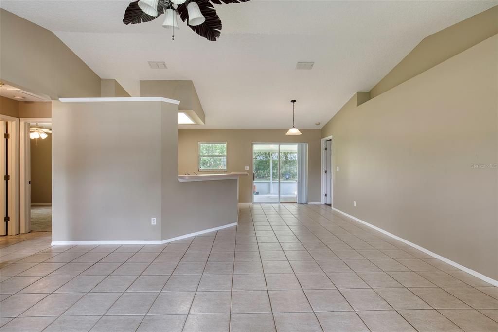 Active With Contract: $269,900 (3 beds, 2 baths, 1089 Square Feet)