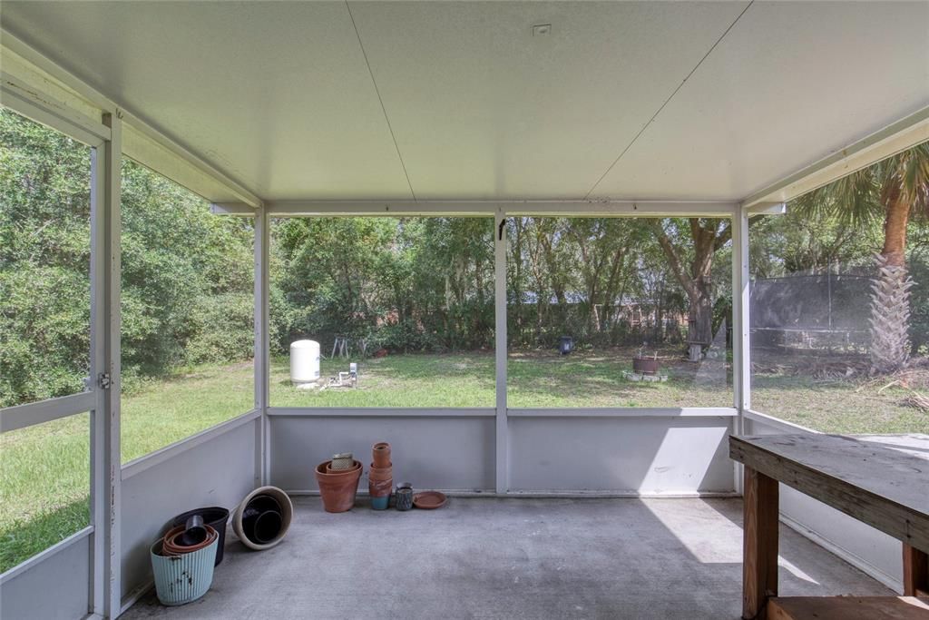 Active With Contract: $269,900 (3 beds, 2 baths, 1089 Square Feet)