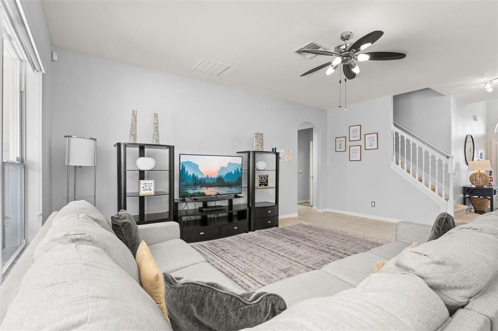 For Sale: $590,000 (5 beds, 3 baths, 3100 Square Feet)