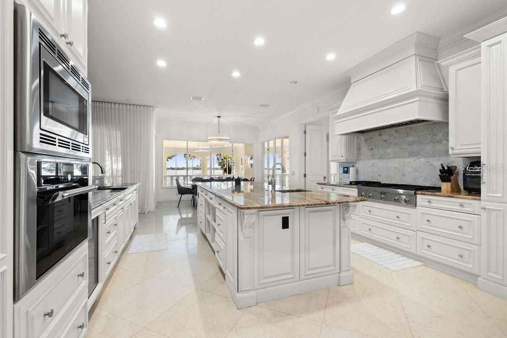 For Sale: $5,900,000 (5 beds, 4 baths, 7491 Square Feet)