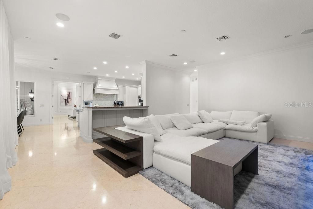 For Sale: $5,900,000 (5 beds, 4 baths, 7491 Square Feet)