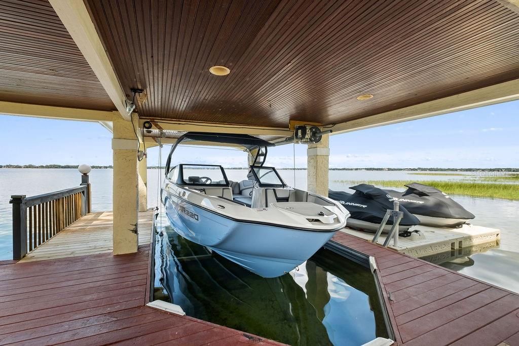 For Sale: $5,900,000 (5 beds, 4 baths, 7491 Square Feet)