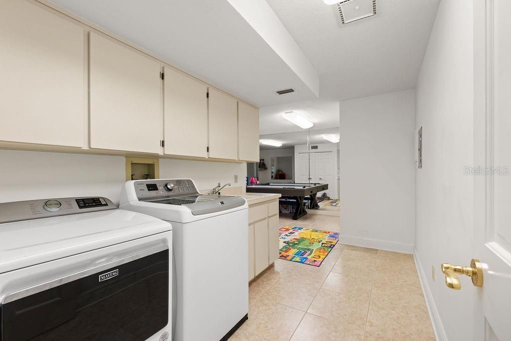 For Sale: $5,900,000 (5 beds, 4 baths, 7491 Square Feet)