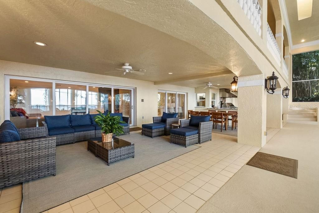 For Sale: $5,900,000 (5 beds, 4 baths, 7491 Square Feet)