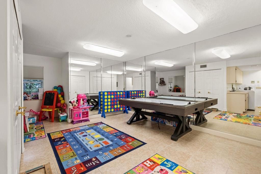 For Sale: $5,900,000 (5 beds, 4 baths, 7491 Square Feet)