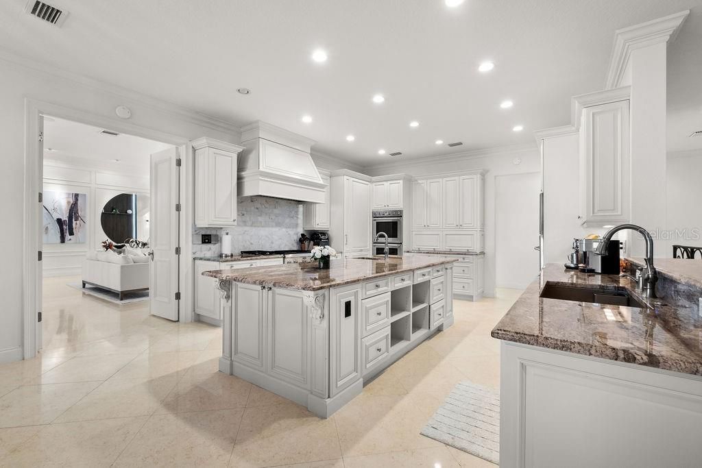 For Sale: $5,900,000 (5 beds, 4 baths, 7491 Square Feet)